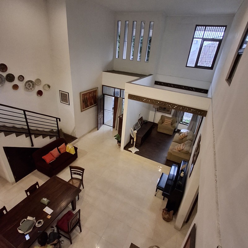 Harga Spesial! Rumah Halaman Luas 1400 m persegi di Bintaro Sektor 3 A Lingkungan Tenang.