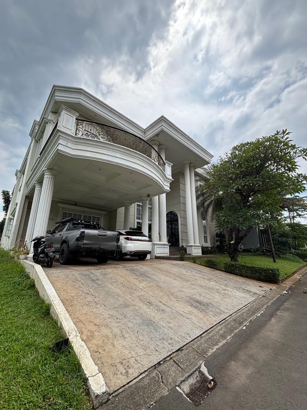 Rumah MewahLuxury 2 Lantai Hoek, di cluster Exclusive Kota Wisata