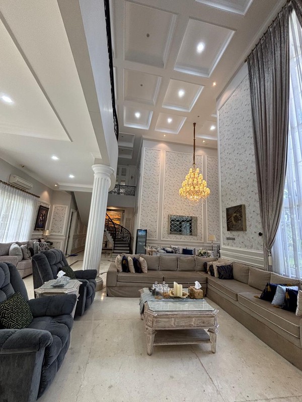 Rumah MewahLuxury 2 Lantai Hoek, di cluster Exclusive Kota Wisata