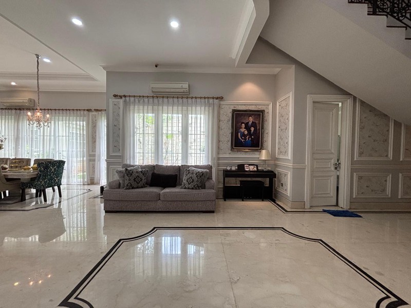 Rumah MewahLuxury 2 Lantai Hoek, di cluster Exclusive Kota Wisata