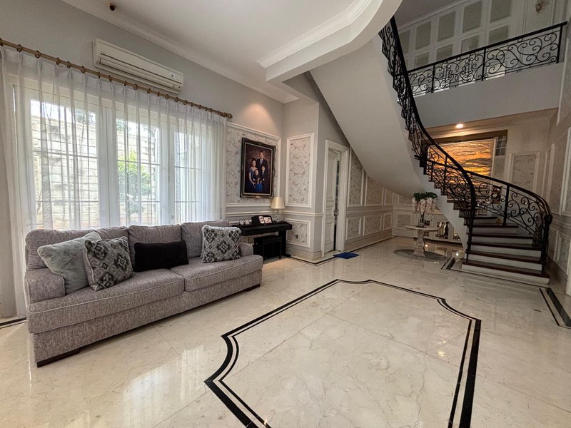 Rumah MewahLuxury 2 Lantai Hoek, di cluster Exclusive Kota Wisata