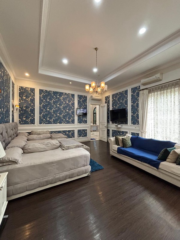 Rumah MewahLuxury 2 Lantai Hoek, di cluster Exclusive Kota Wisata