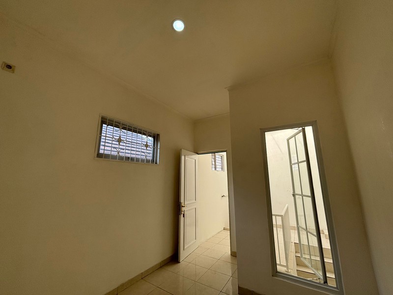 Rumah Cantik 1.1/4 Lantai di Kota Wisata Cibubur 