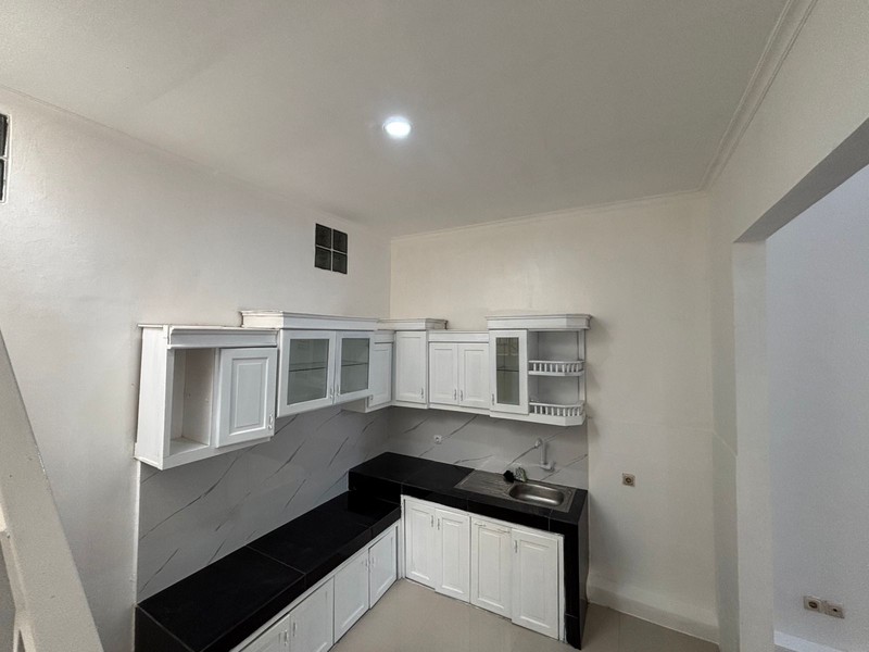 Rumah Cantik 1.1/4 Lantai di Kota Wisata Cibubur 