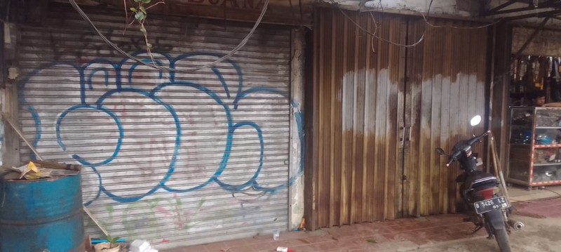 Bangunan Toko Satu Lantai Luas 81 m2, dekat Mall PGC Cililitan, di Jalan Raya Bogor, Kramat Jati - Jaktim