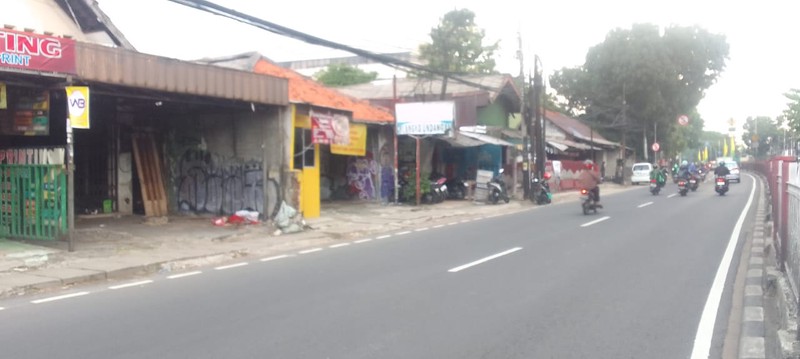 Bangunan Toko Satu Lantai Luas 300 m2, di Jalan Raya Bogor, Kramat Jati, dekat Mall PGC Cililitan