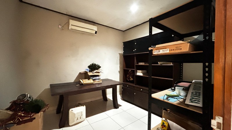 Bangunan Toko Satu Lantai Luas 300 m2, di Jalan Raya Bogor, Kramat Jati, dekat Mall PGC Cililitan