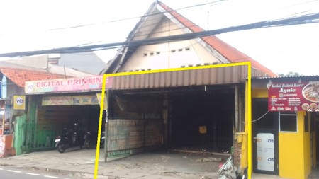 Bangunan Toko Satu Lantai Luas 150 m2, dekat Mall PGC Cililitan, di Jalan Raya Bogor, Kramat Jati 