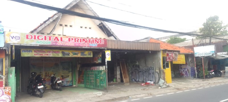 Bangunan Toko Satu Lantai Luas 150 m2, dekat Mall PGC Cililitan, di Jalan Raya Bogor, Kramat Jati 