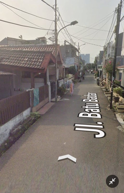 Rumah Tua 2 Lantai Akses Jalan 2 Mobil di Pulomas Kayu Putih Jaktim