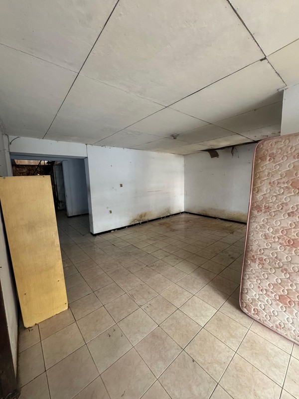 Rumah Tua 2 Lantai Akses Jalan 2 Mobil di Pulomas Kayu Putih Jaktim