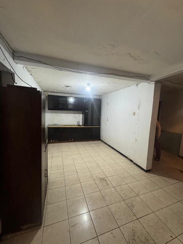 Rumah Tua 2 Lantai Akses Jalan 2 Mobil di Pulomas Kayu Putih Jaktim