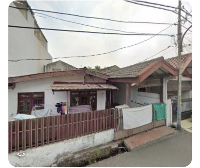 Rumah Tua 2 Lantai Akses Jalan 2 Mobil di Pulomas Kayu Putih Jaktim