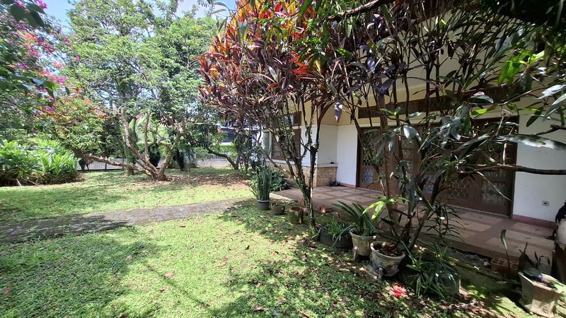 Rumah Besar Di Premium Area Sukasari Bandung, Harga Tidak Hitung Bangunan (400 m2)