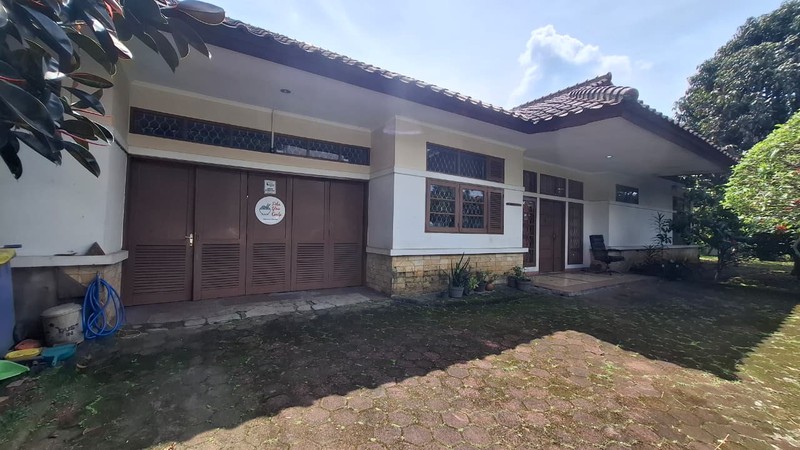 Rumah Besar Di Premium Area Sukasari Bandung, Harga Tidak Hitung Bangunan (400 m2)