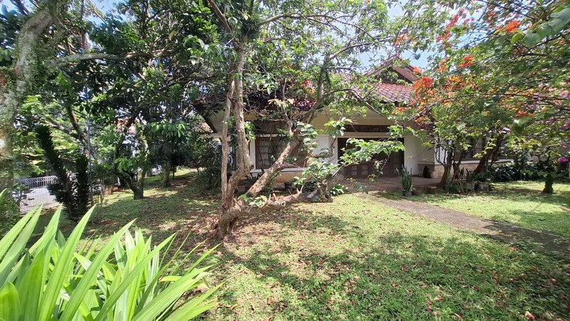 Rumah Besar Di Premium Area Sukasari Bandung, Harga Tidak Hitung Bangunan (400 m2)