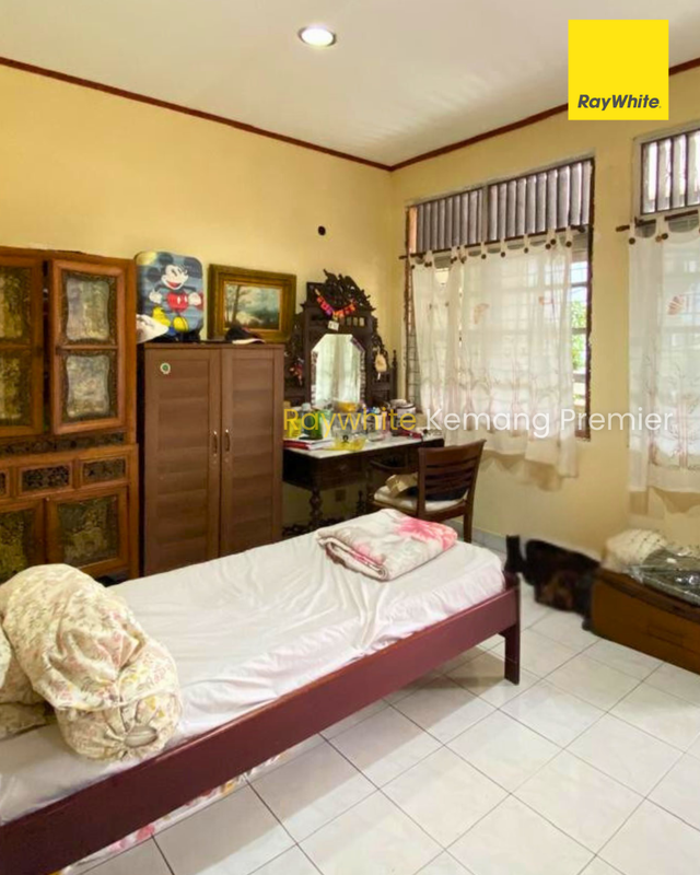 Rumah 3 Lantai Siap Ubah Jadi Kost Eksklusif - 3 Km ke MRT Cipete Potensi passive income ROI 7-9 % / tahun.