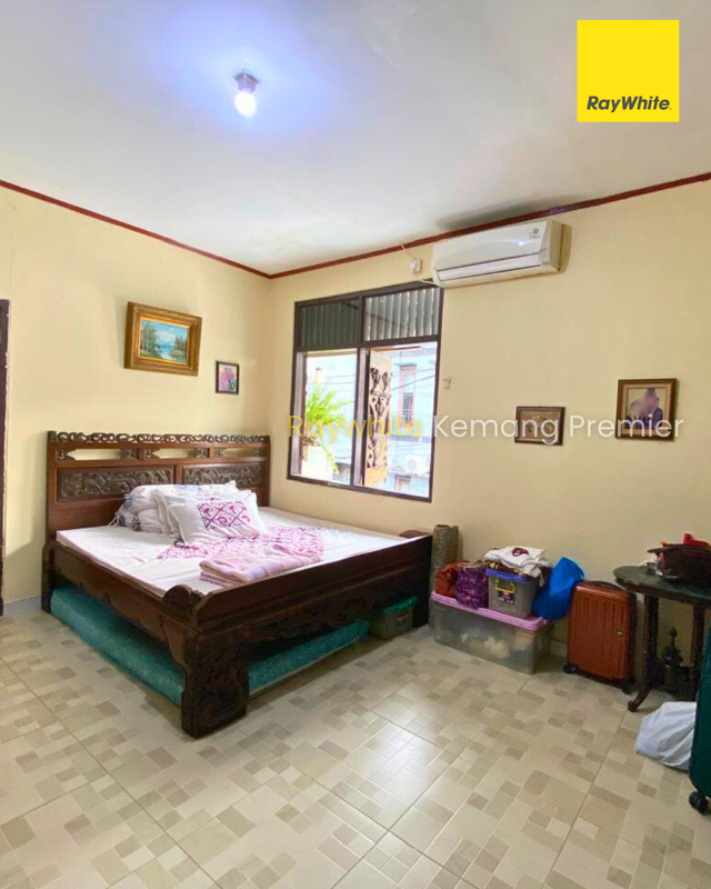 Rumah 3 Lantai Siap Ubah Jadi Kost Eksklusif - 3 Km ke MRT Cipete Potensi passive income ROI 7-9 % / tahun.