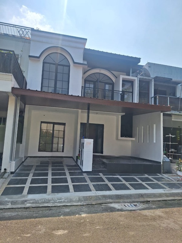 Rumah Bagus Siap Huni dan Asri di Emerald Town House, Bintaro Jaya Sektor 9