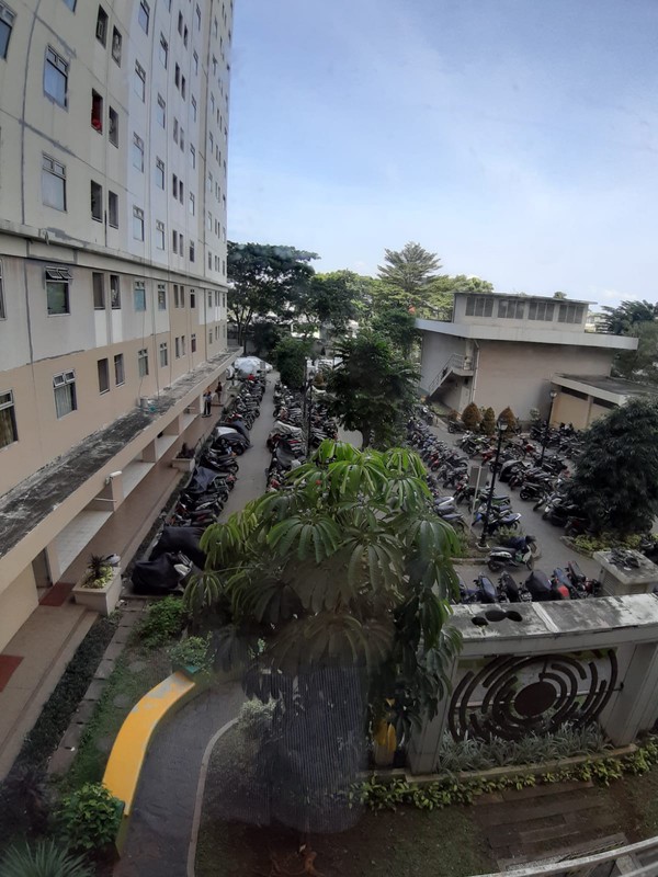 hunian lantai rendah full furnish view bagus dekat mall