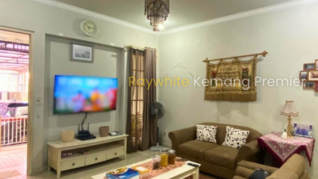 Dijual Rumah Cantik Siap Huni - 4 Kamar Tidur - Lokasi Strategis Pejaten Barat