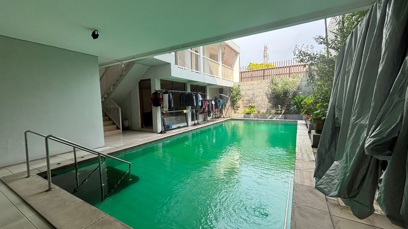 Rumah 2 Lantai Luas 635m2 + Kolam Renang di Bangka Raya Jaksel