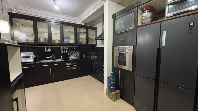 Rumah 2 Lantai Luas 635m2 + Kolam Renang di Bangka Raya Jaksel