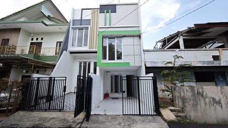Rumah Baru di Gading Griya Residence, Kelapa Gading