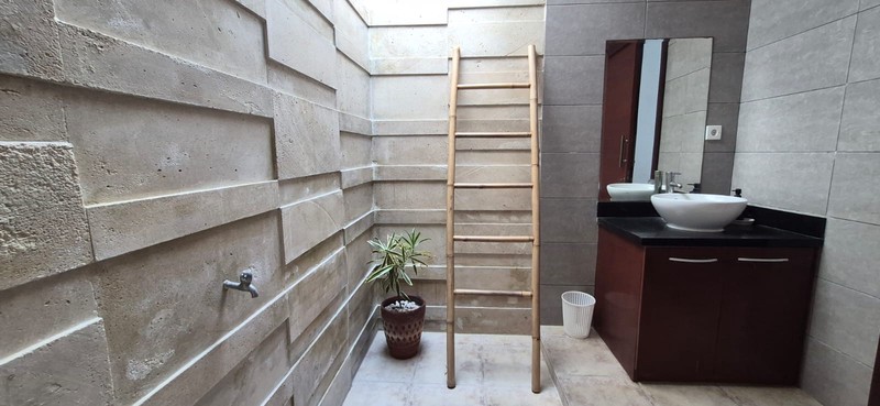 Freehold - Charming Villa for Sale in Kerobokan - Just 300m from Raya Canggu, Bali!