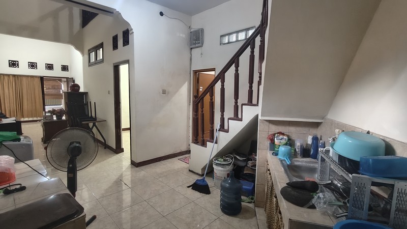 Disewakan Cepat Rumah Siap Huni dan Ngantor di Tebet Barat - Lokasi Strategis, dekat TOL dan Stasiun