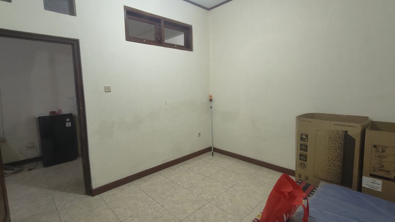 Disewakan Cepat Rumah Siap Huni dan Ngantor di Tebet Barat - Lokasi Strategis, dekat TOL dan Stasiun