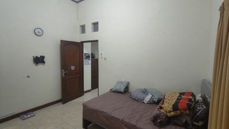 Disewakan Cepat Rumah Siap Huni dan Ngantor di Tebet Barat - Lokasi Strategis, dekat TOL dan Stasiun