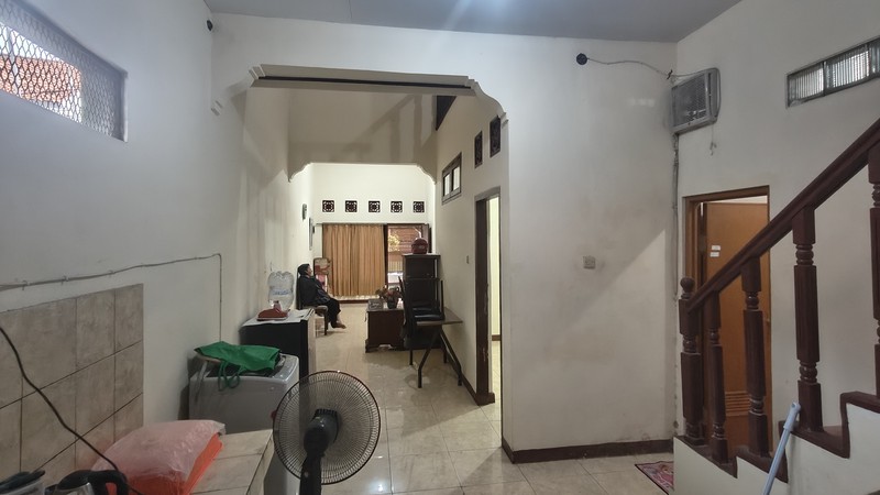 Disewakan Cepat Rumah Siap Huni dan Ngantor di Tebet Barat - Lokasi Strategis, dekat TOL dan Stasiun