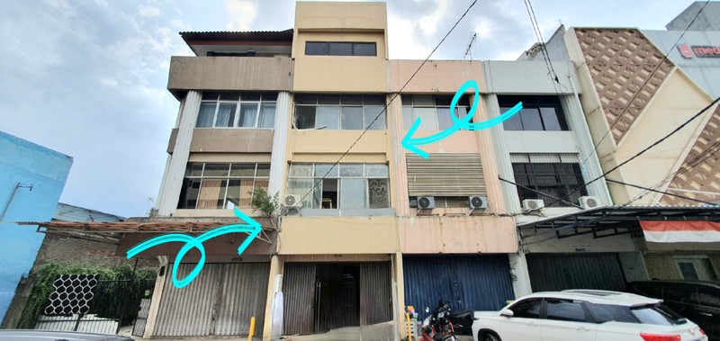 Disewakan Ruko Let Jen Suprapto, Galur, Johar Baru. Dalam kompleks - tidak hadap jalan raya. Baru selesai renovasi Des 2025