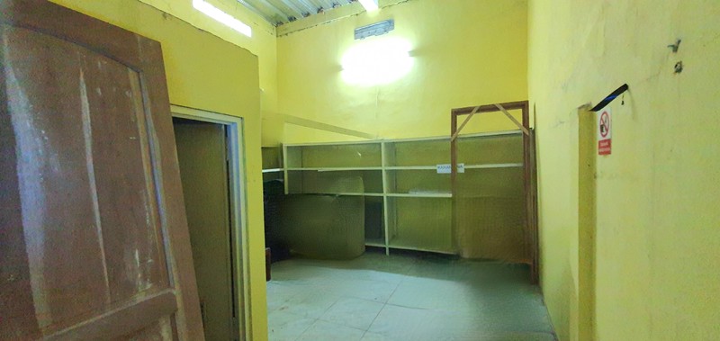 Disewakan Ruko Let Jen Suprapto, Galur, Johar Baru. Dalam kompleks - tidak hadap jalan raya. Baru selesai renovasi Des 2025