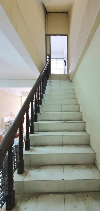 Disewakan Ruko Let Jen Suprapto, Galur, Johar Baru. Dalam kompleks - tidak hadap jalan raya. Baru selesai renovasi Des 2025