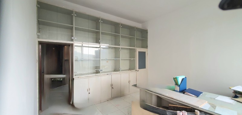 Disewakan Ruko Let Jen Suprapto, Galur, Johar Baru. Dalam kompleks - tidak hadap jalan raya. Baru selesai renovasi Des 2025