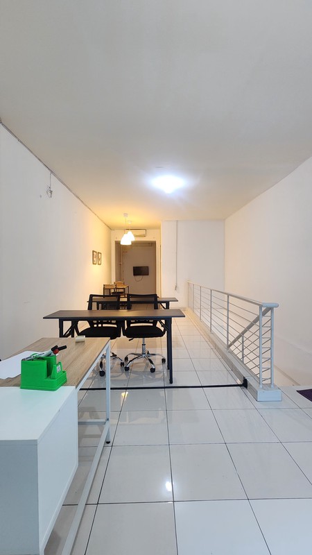 Ruko siap usaha di Legenda Wisata