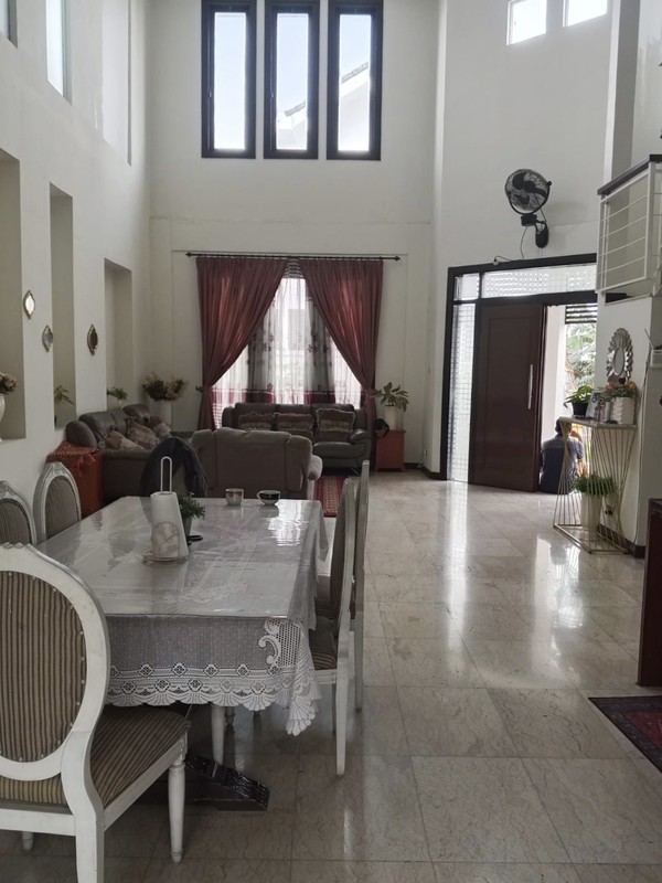 DI JUAL RUMAH CANTIK & TERAWAT SIAP HUNI DI CONDET