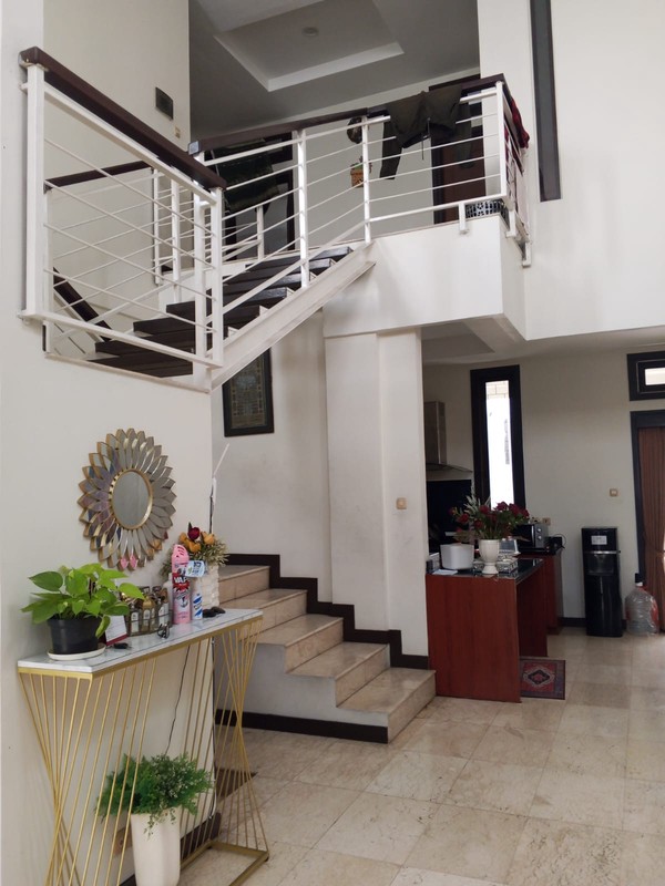 DI JUAL RUMAH CANTIK & TERAWAT SIAP HUNI DI CONDET