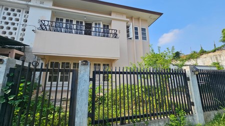 Rumah 2 Lantai, Lokasi strategis siap huni di Jak sel