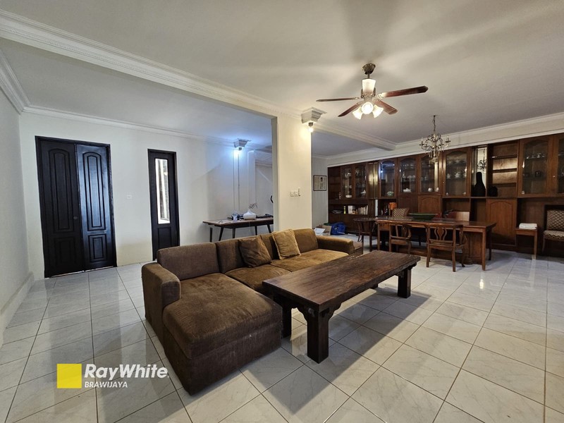 Rumah di Fatmawati, Cilandak, Jakarta Selatan, Sudah Renovasi, Siap Huni, 3 menit ke MRT Cipete Raya