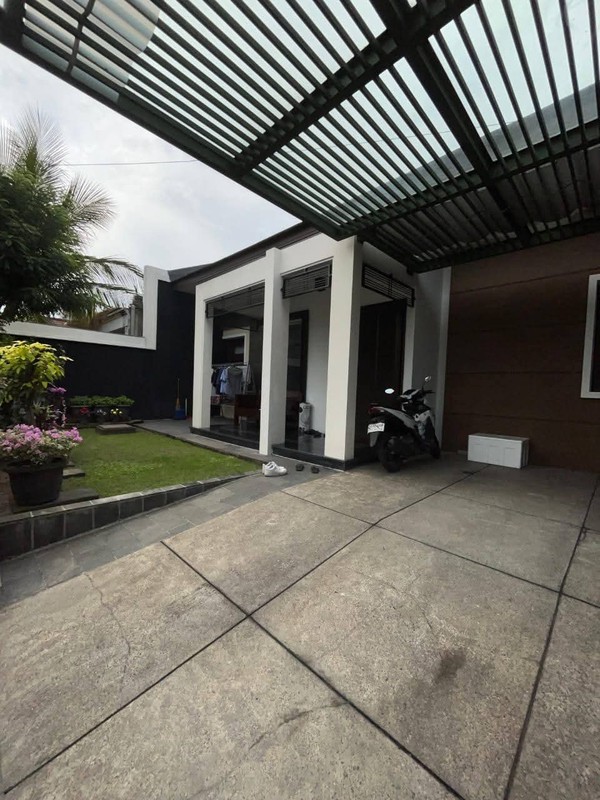 Dijual Rumah Siap Huni di Darmo Permai Timur Surabaya