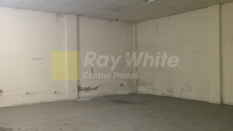 Kantor dan Gudang di Mainroad Ciateul Bandung