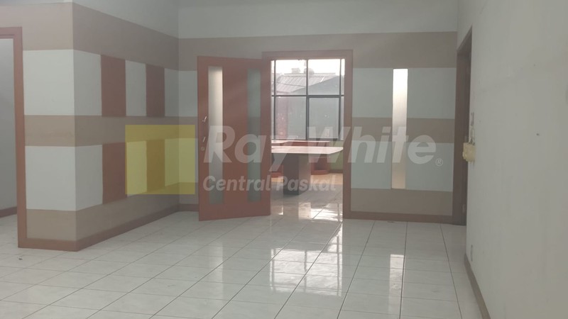 Kantor dan Gudang di Mainroad Ciateul Bandung