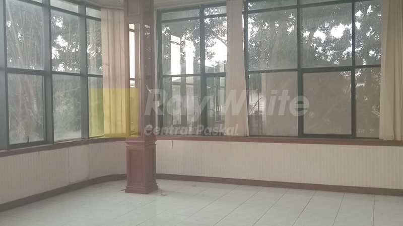 Kantor dan Gudang di Mainroad Ciateul Bandung