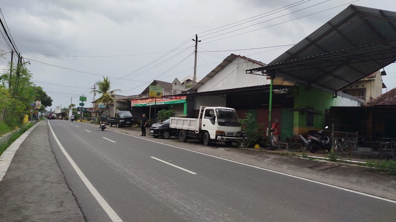  Dijual Rumah & Gudang di Jl. Raya Purwomartani, Sleman, Akses Langsung Jalan Utama