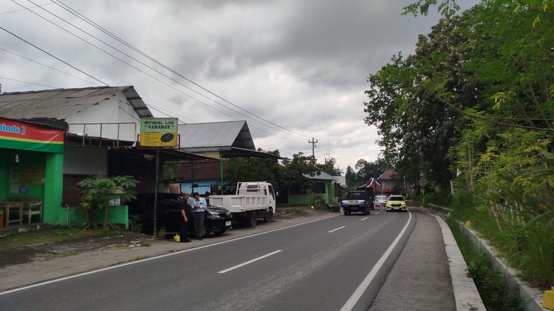  Dijual Rumah & Gudang di Jl. Raya Purwomartani, Sleman, Akses Langsung Jalan Utama