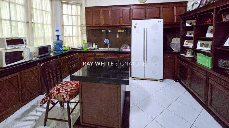 Dijual Rumah Lama di Jl Pasuruan Menteng 