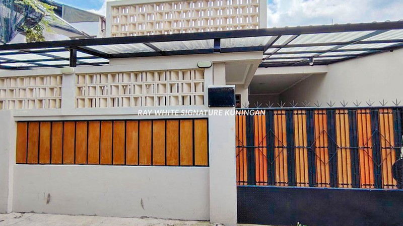 Rumah Bangunan Baru 1 Lantai di Jl Muhiyin Tanjung Barat 